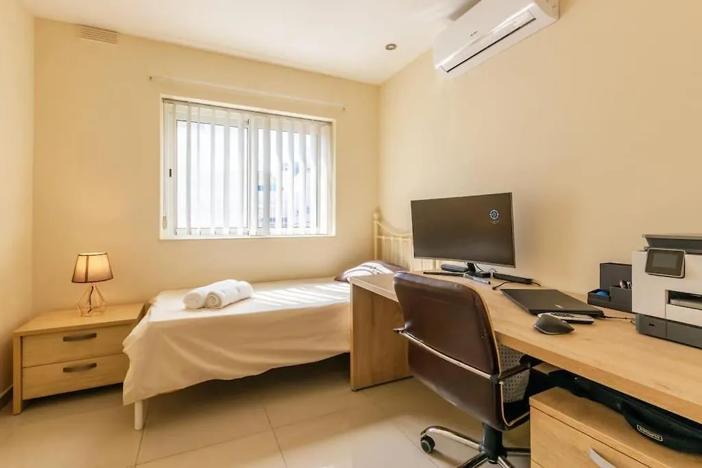 Modern 3 Bedroom Apartment Close To Paceville And Beach Is-Swieqi Malta
