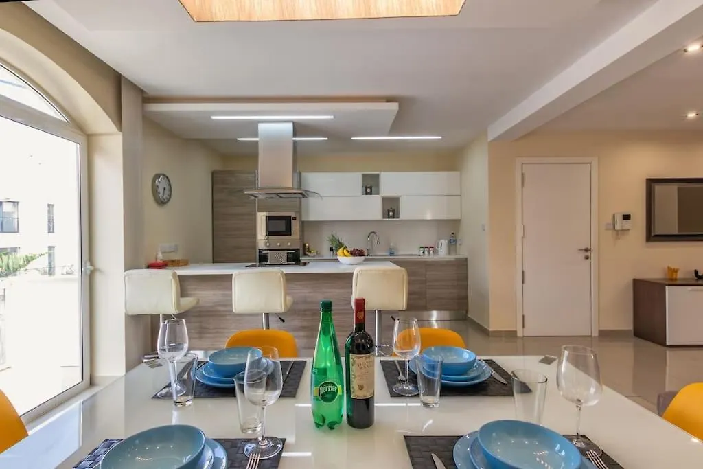 Modern 3 Bedroom Apartment Close To Paceville And Beach Is-Swieqi